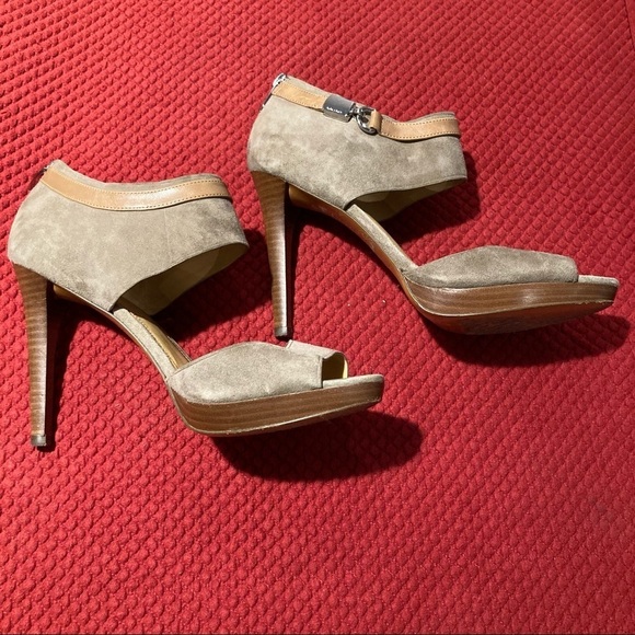 COACH Sz 10 Wexwood 1” Platform 4.5” Heels Suede Zip Back Closure Peep Toe Shoes - Picture 7 of 12